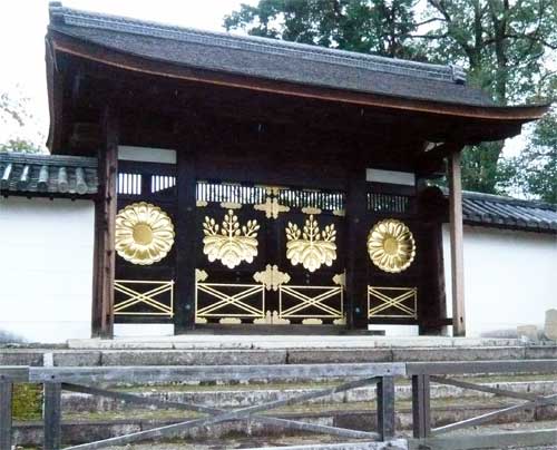 醍醐寺三宝院前