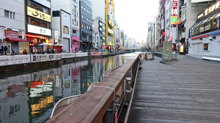 さすがの平日昼間はそんなに人いない